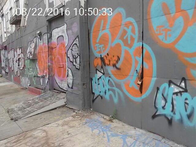 Graffiti at 1441 STEVENSON ST