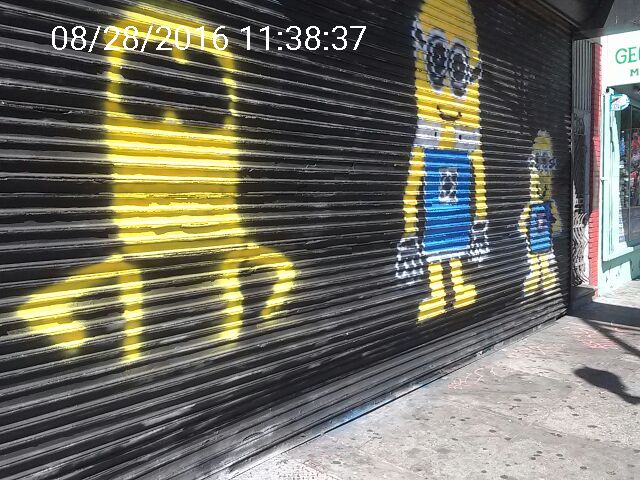 Graffiti at 2272 MISSION ST