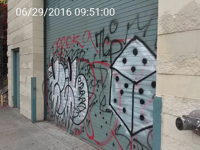 Graffiti at 674 SOUTH VAN NESS AVE