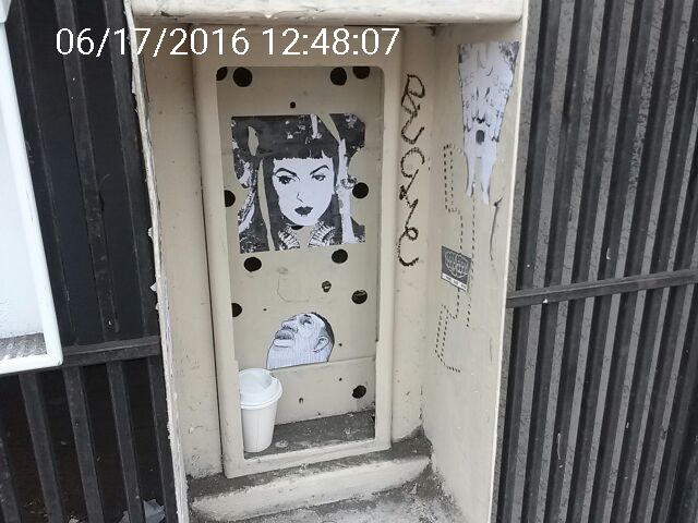 Graffiti at 280 07TH ST