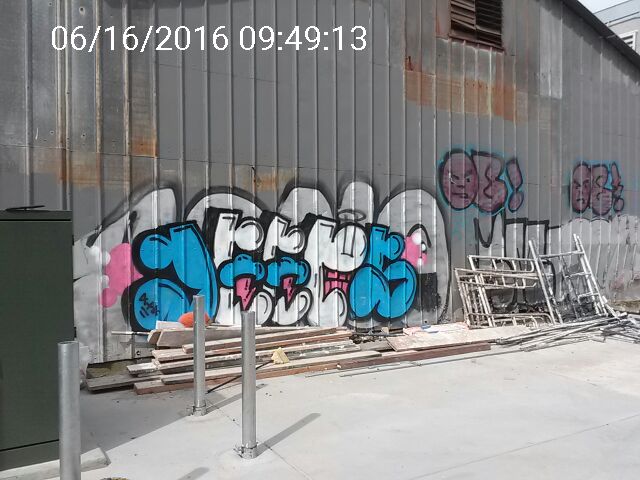 Graffiti at 2200 OAKDALE AVE