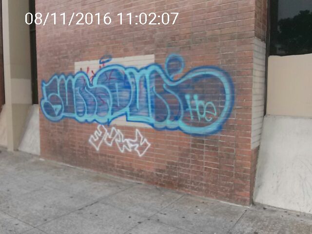 Graffiti at 389 09TH AVE