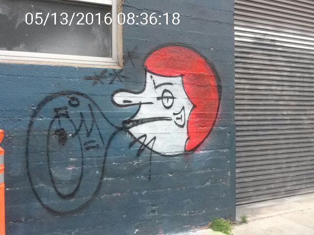 Graffiti at 921 HOWARD ST