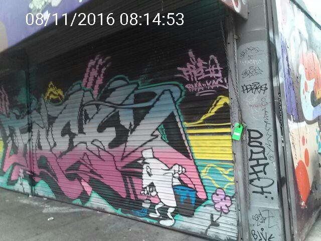 Graffiti at 2146 MISSION ST