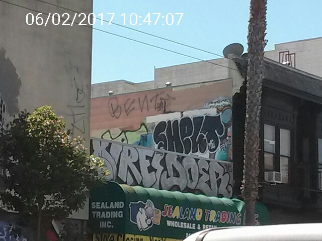 Graffiti at 2471 MISSION ST
