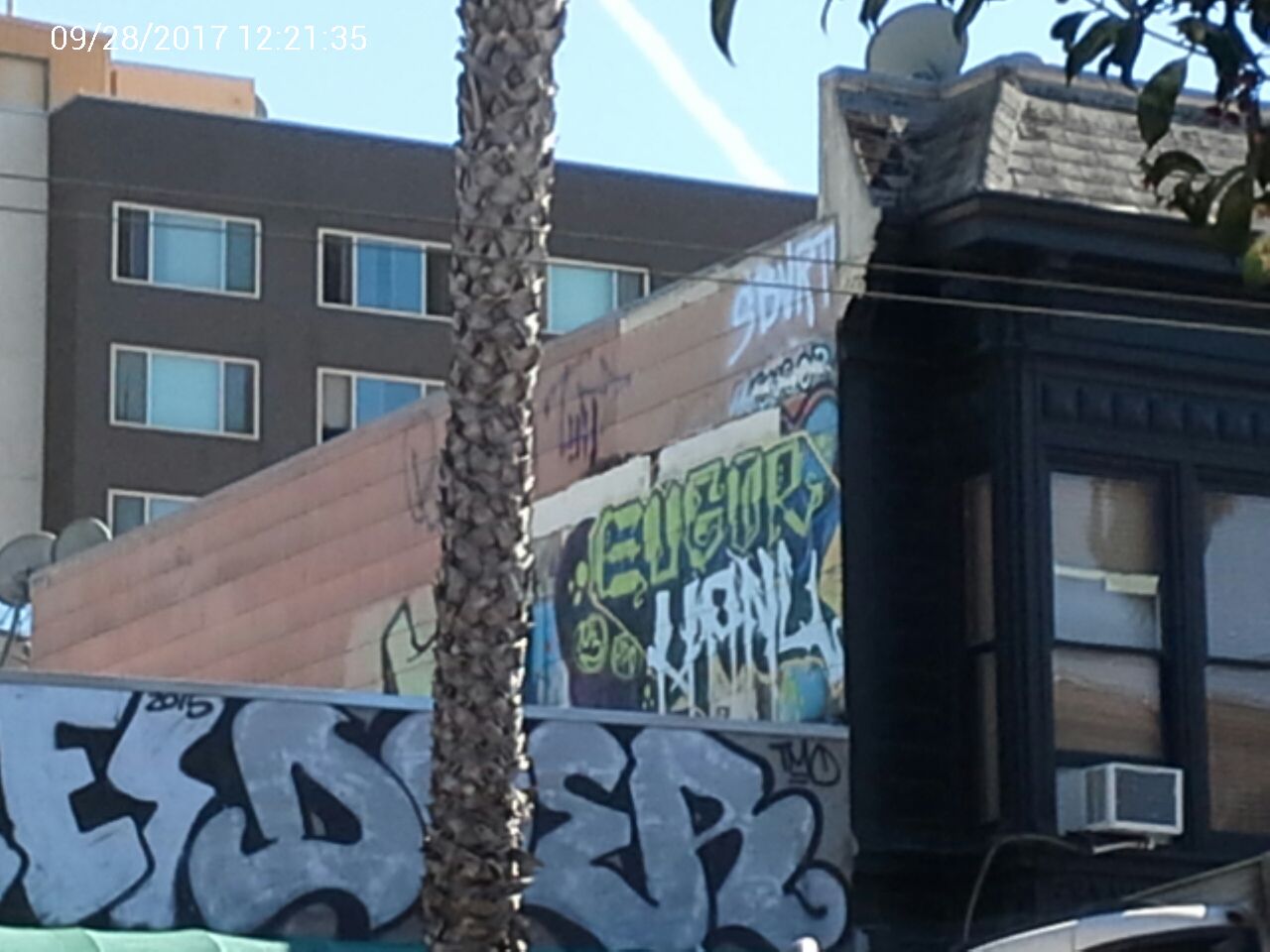 Graffiti at 2471 MISSION ST
