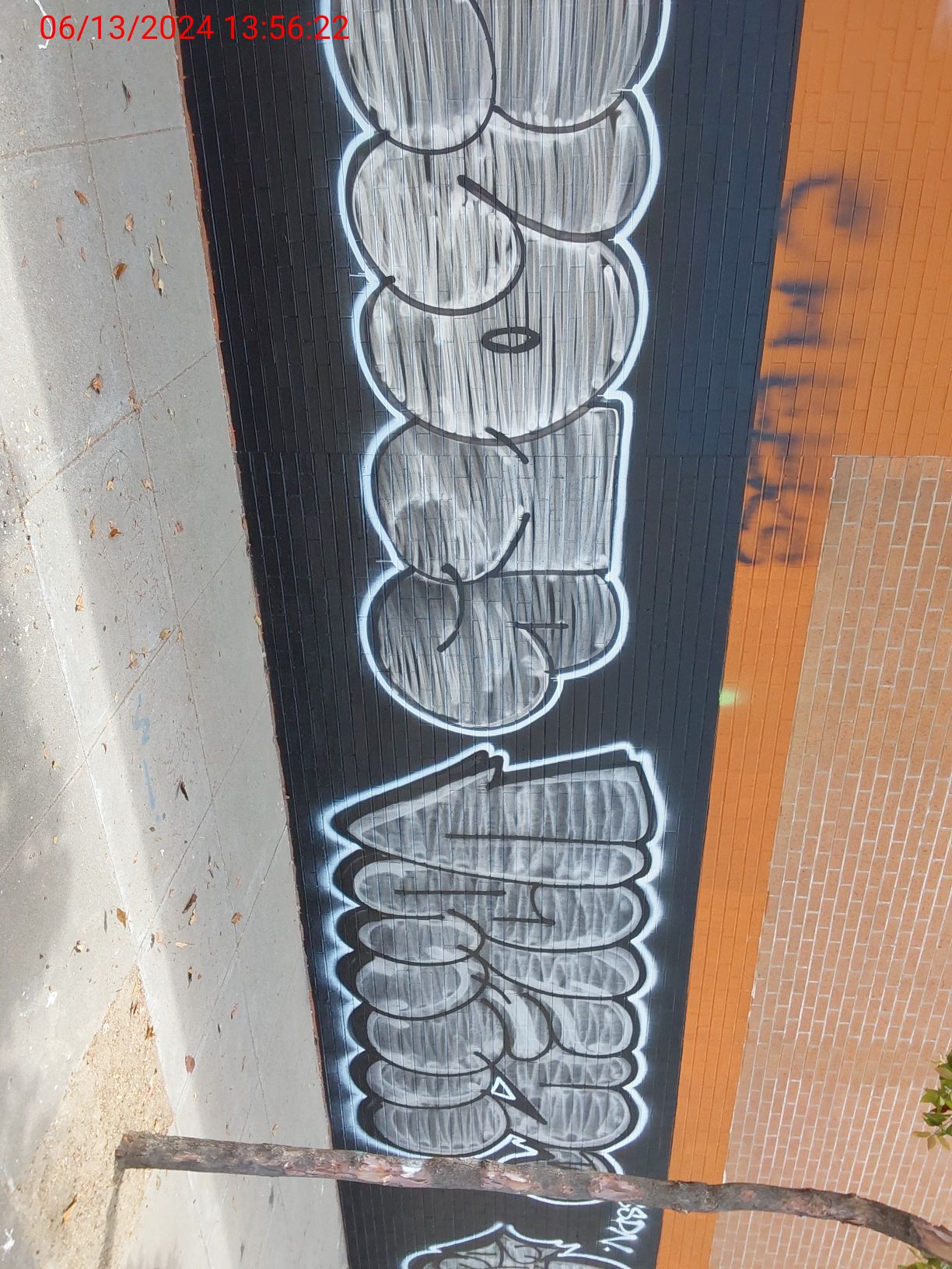 Graffiti at 2700 03RD ST