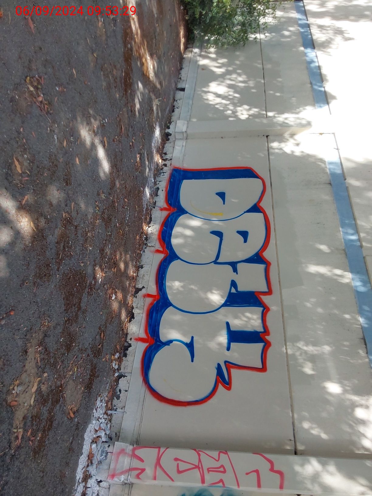 Graffiti at 500 Mendell St