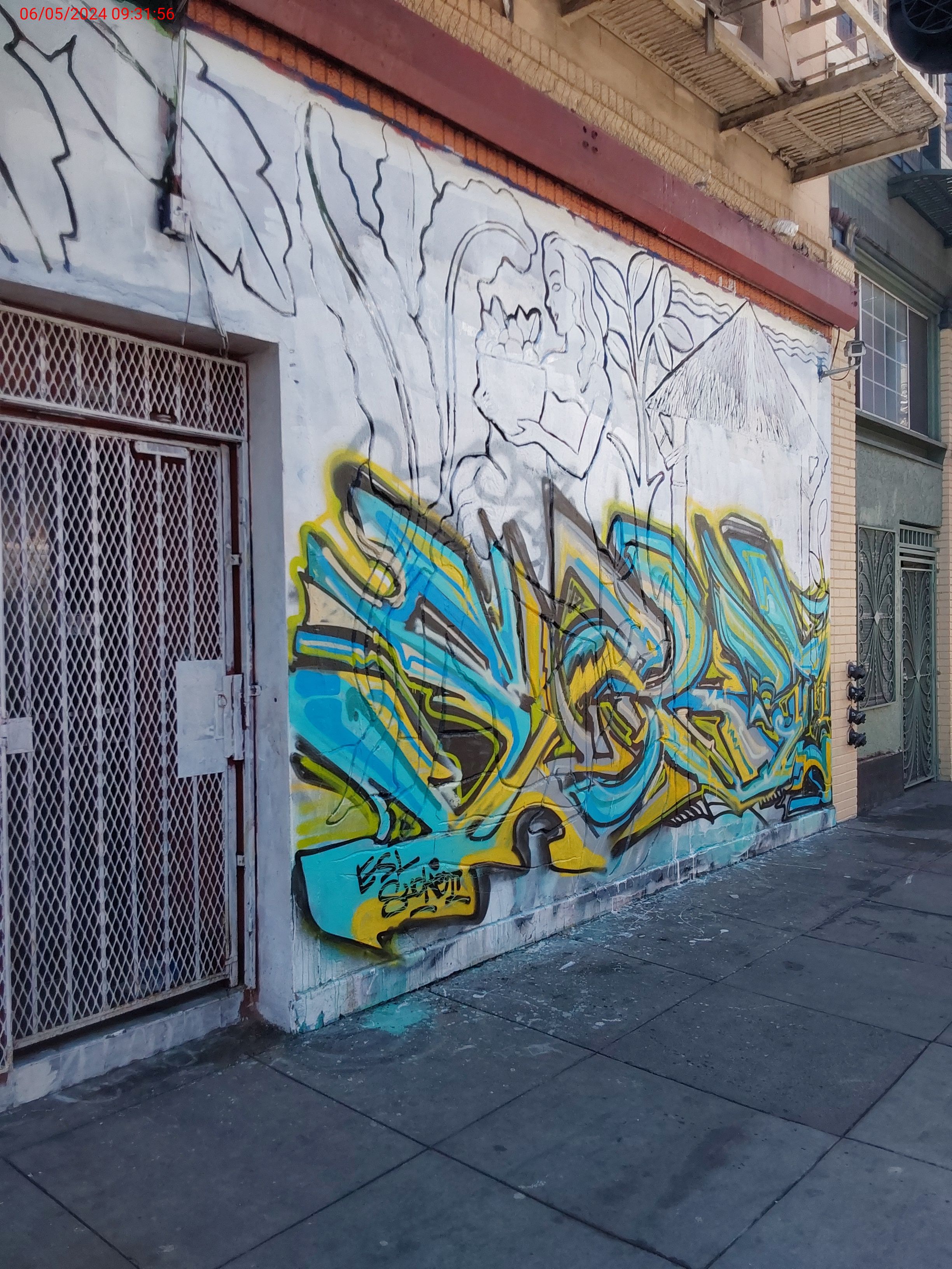 Graffiti at 555 HYDE ST
