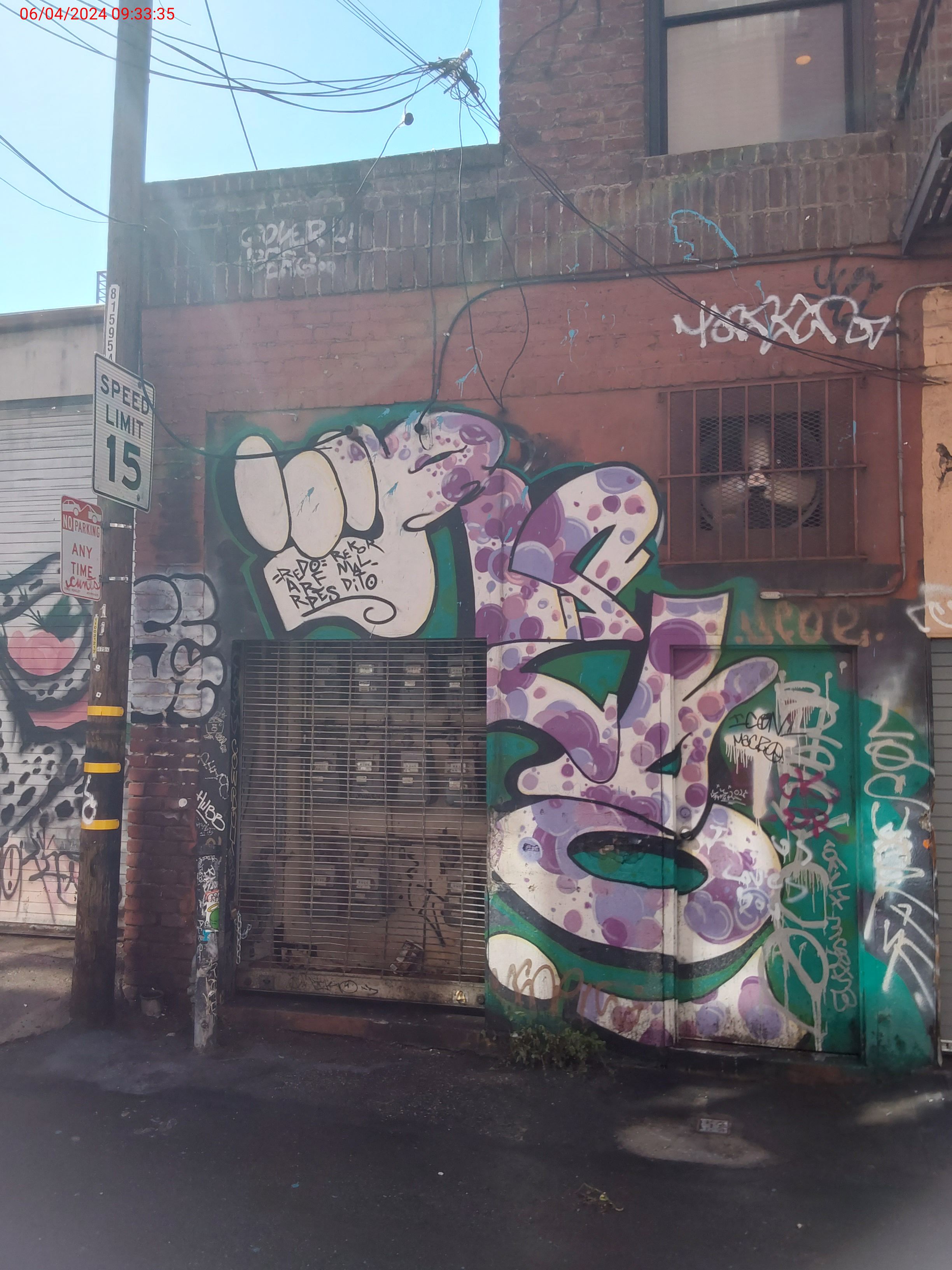 Graffiti at 521 03RD ST