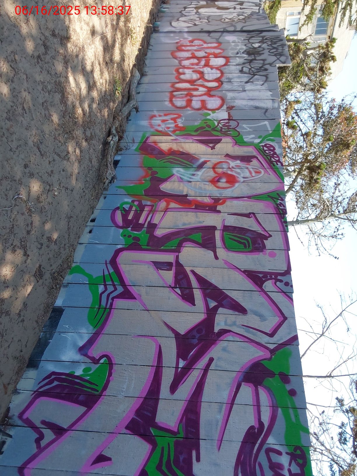 Graffiti at 641 48TH AVE