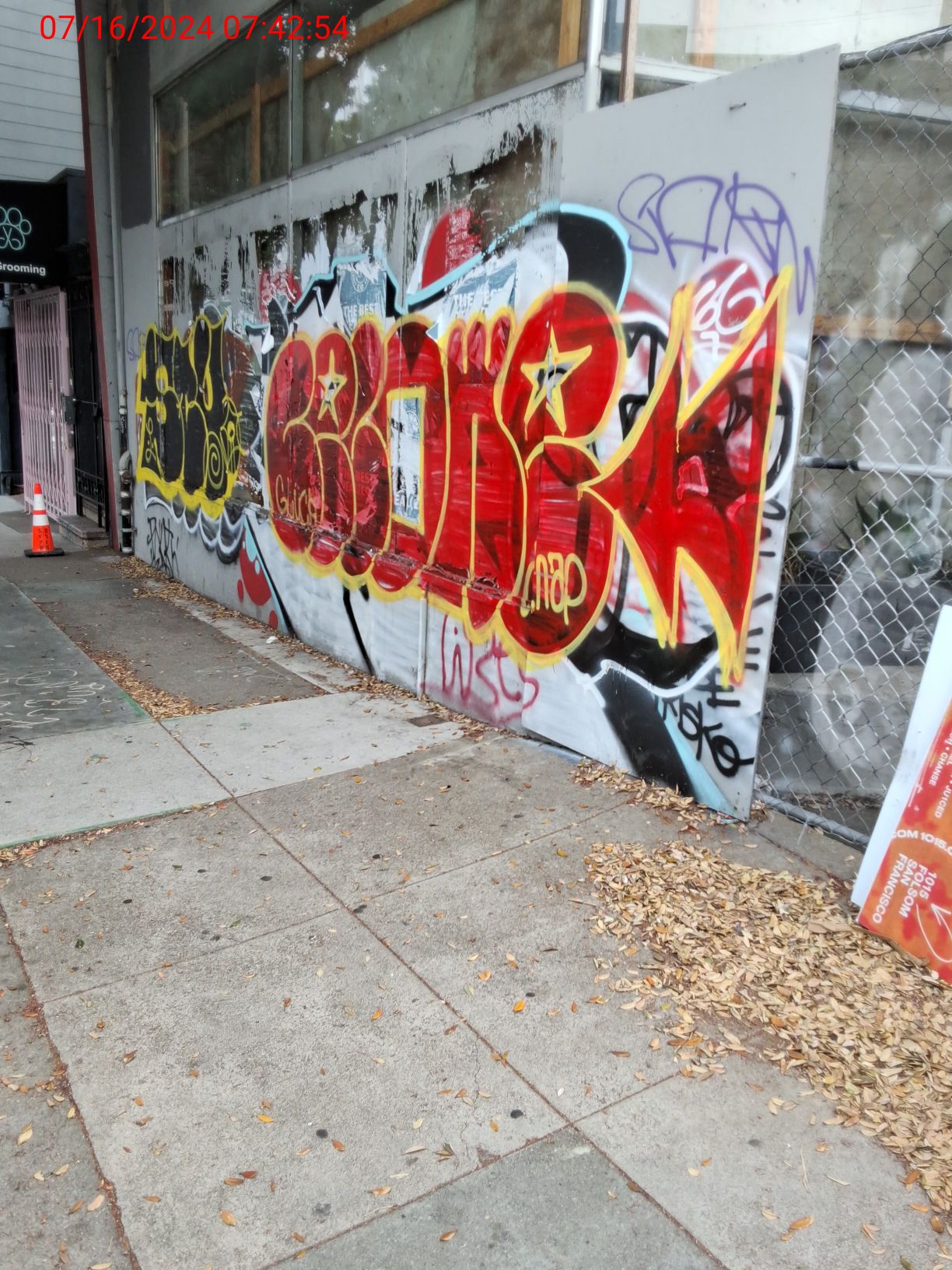 Graffiti at 2800 GEARY BLVD