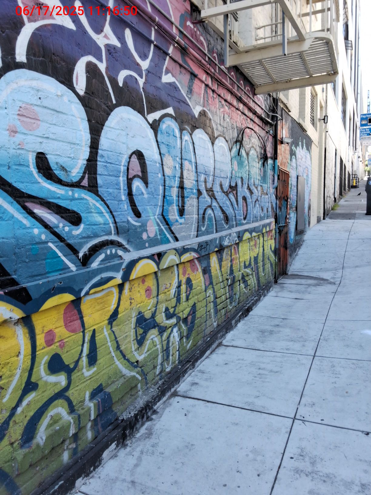 Graffiti at 1121 POLK ST