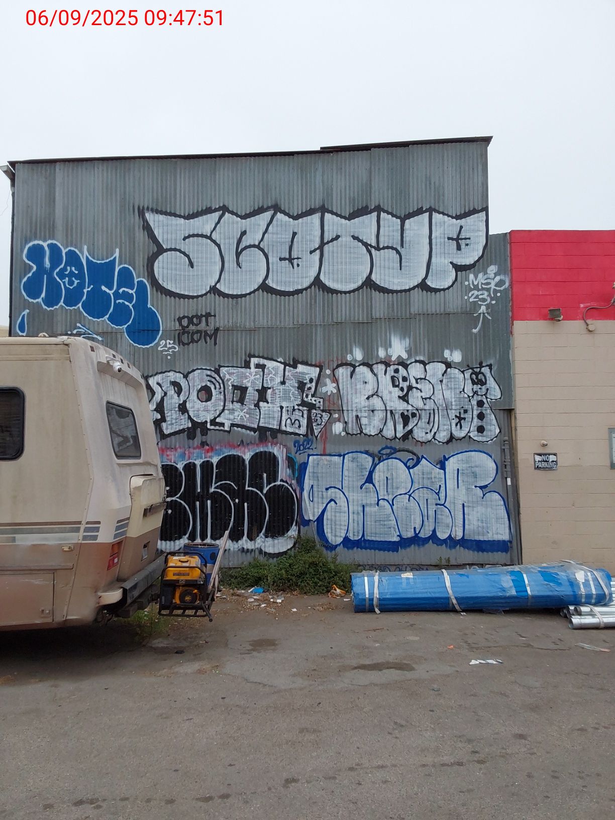 Graffiti at 2150 NEWCOMB AVE