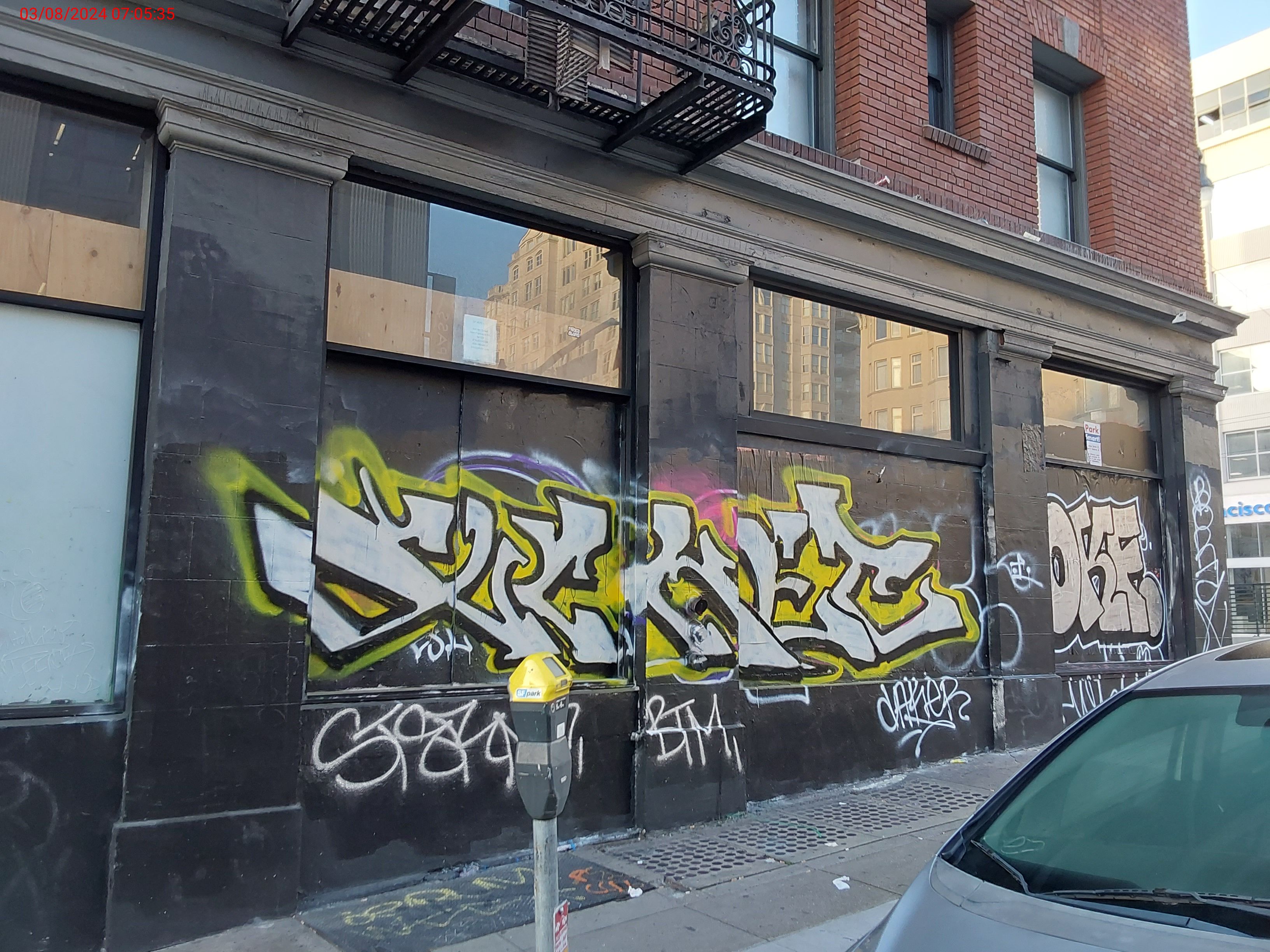 Graffiti at 1485 BUSH ST