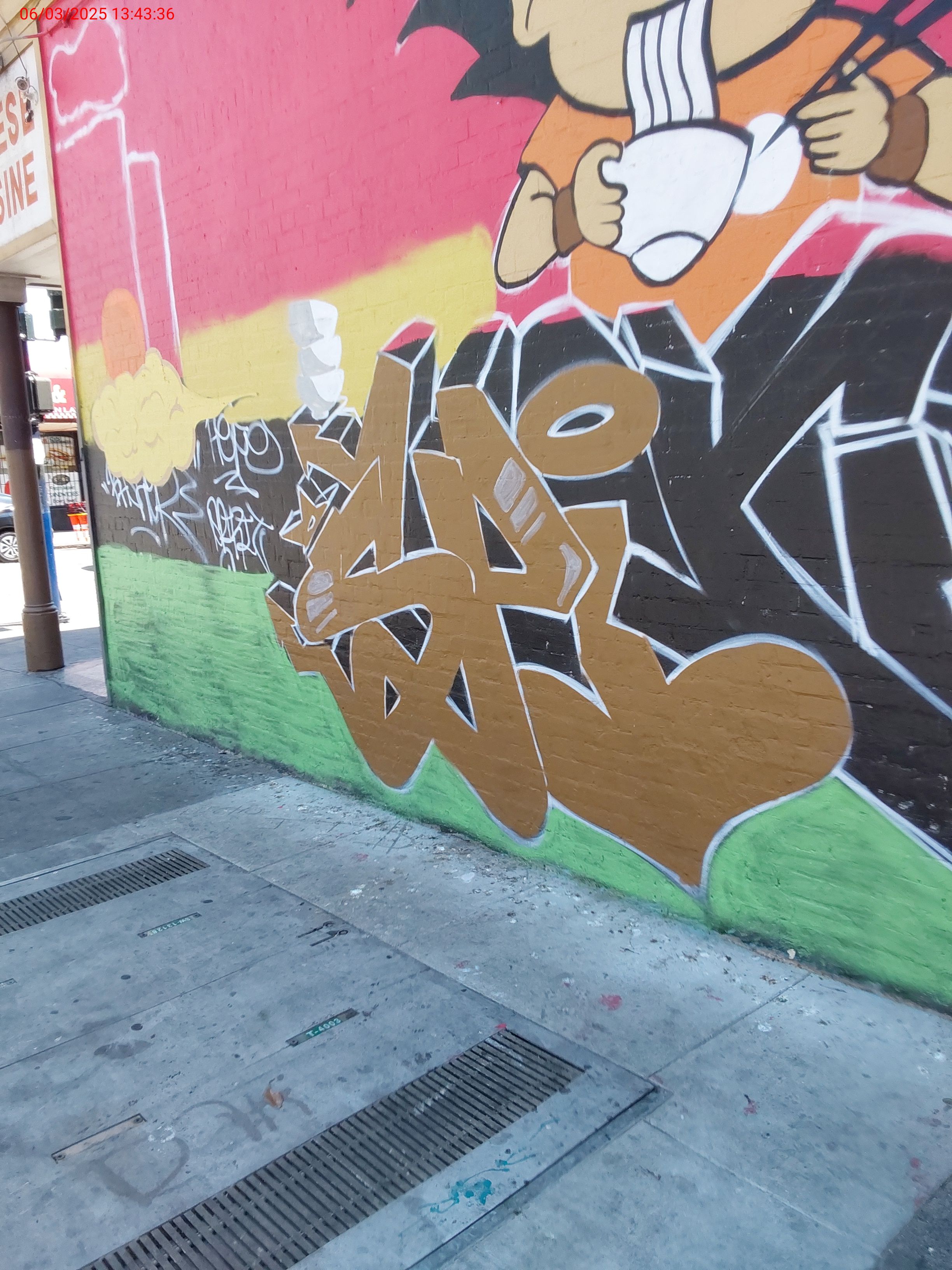 Graffiti at 707 Ellis St