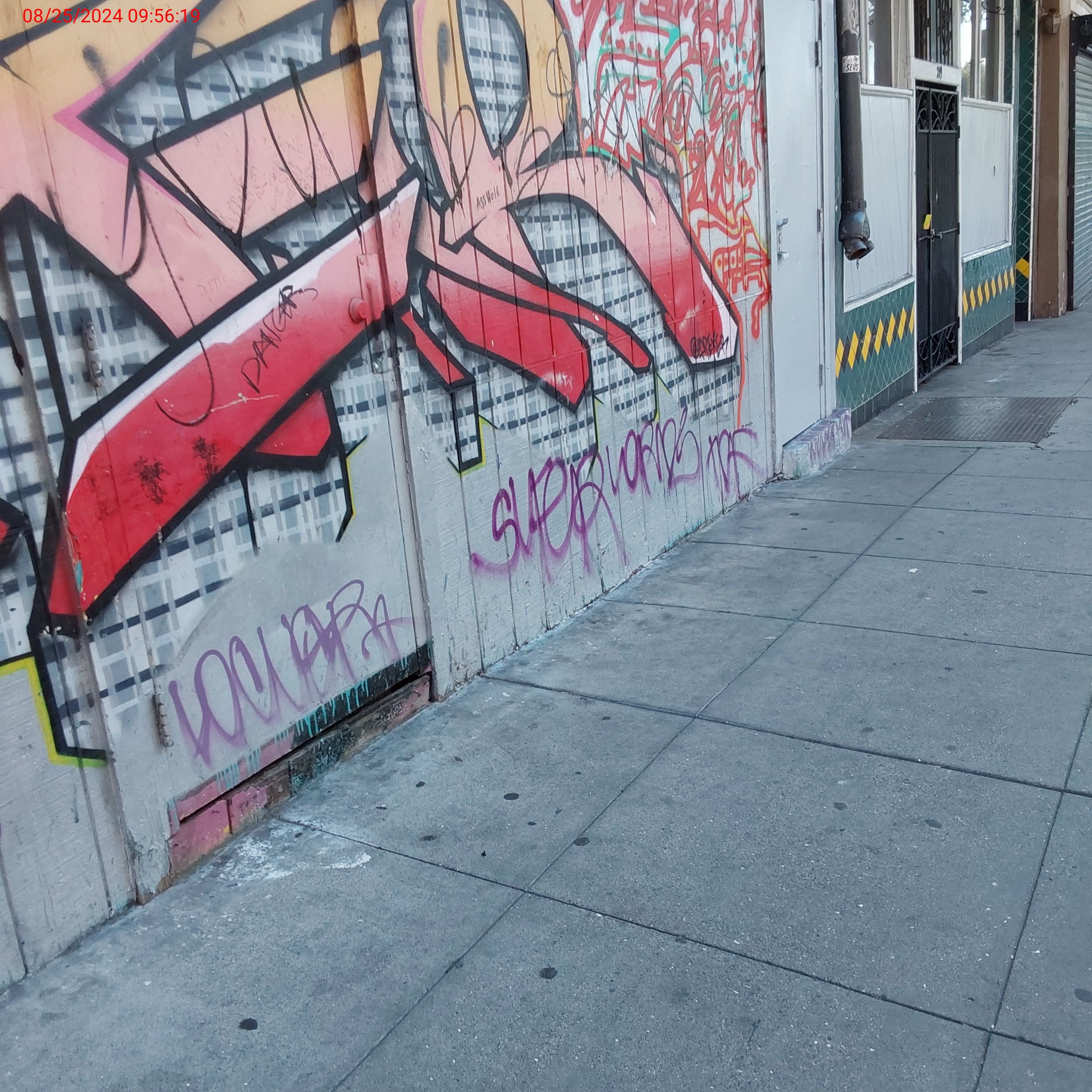 Graffiti at 995 Howard St