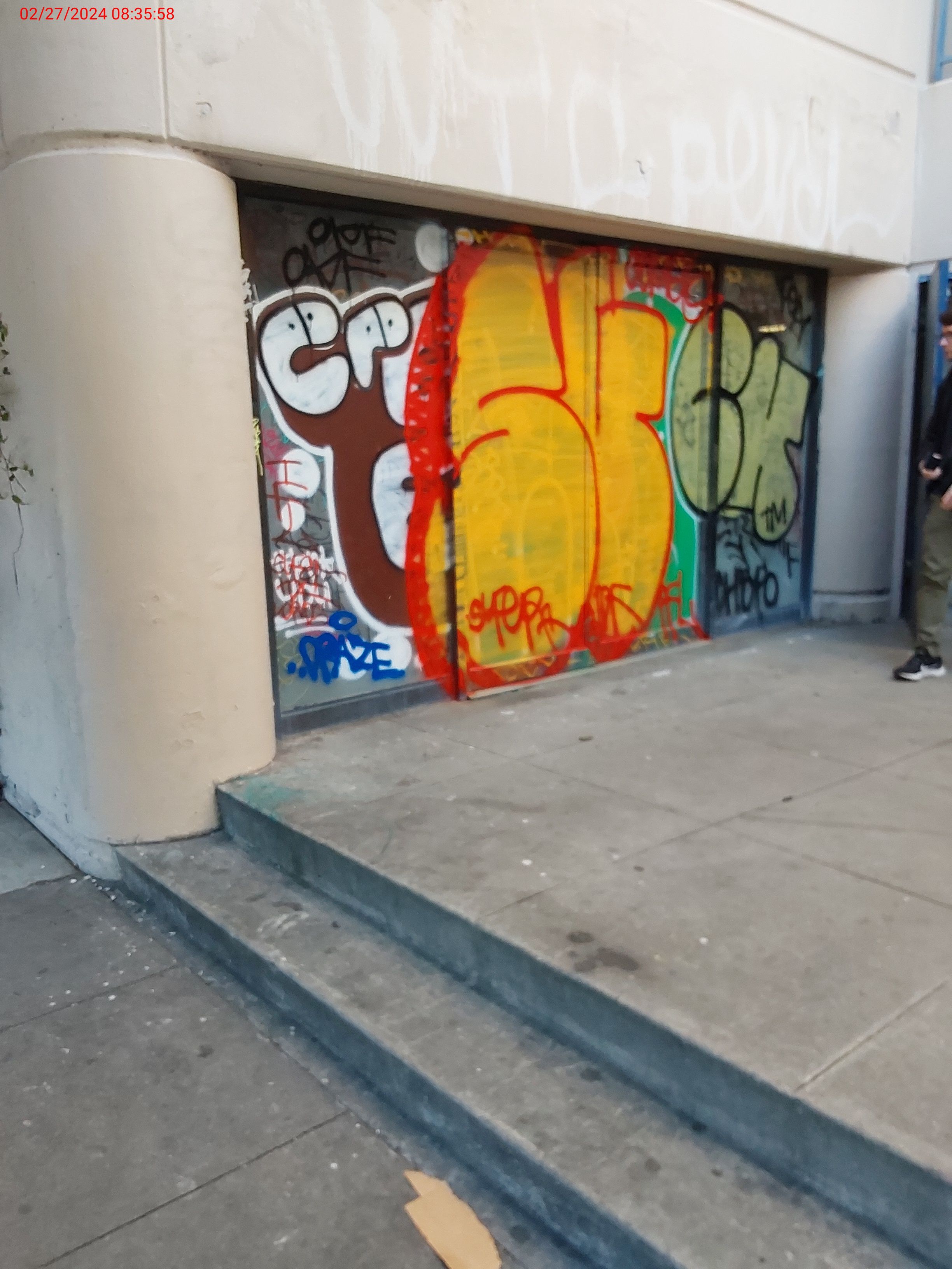 Graffiti at 255 12TH ST
