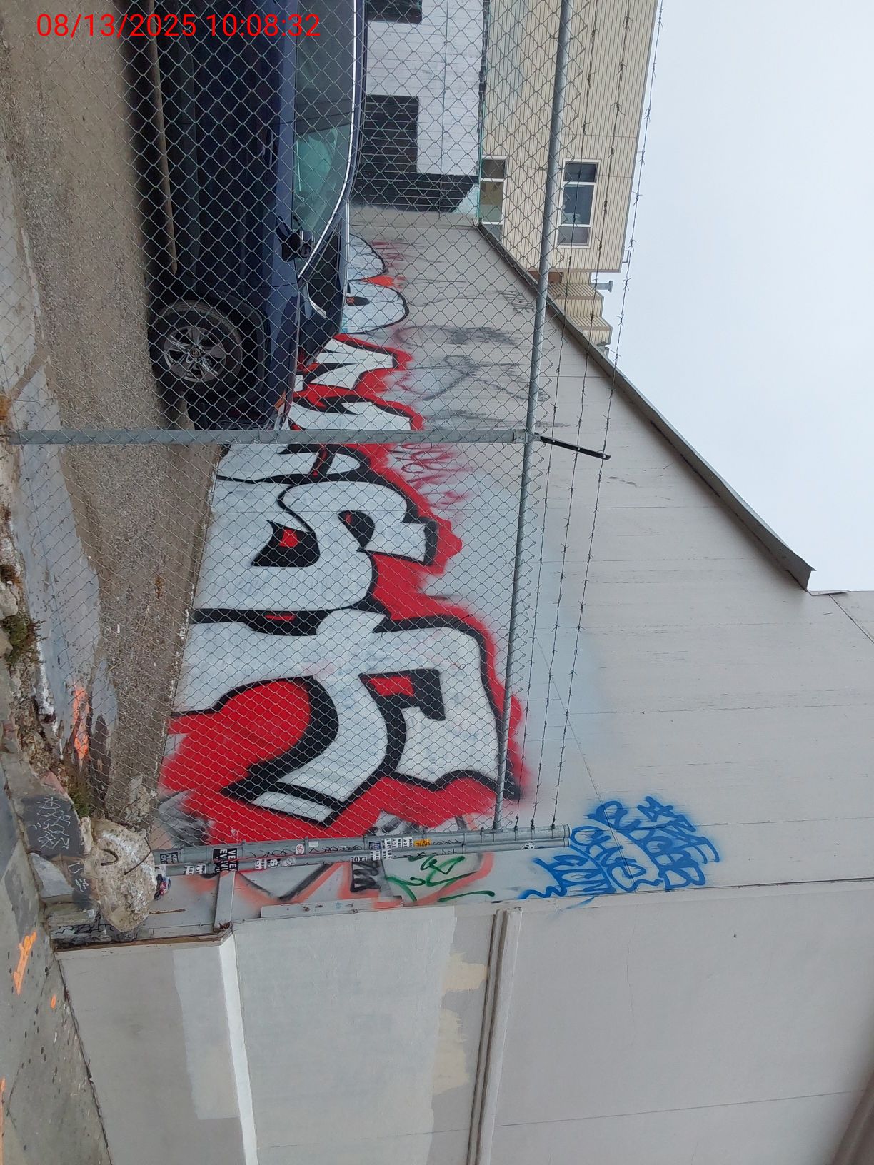 Graffiti at 2900 Mission St