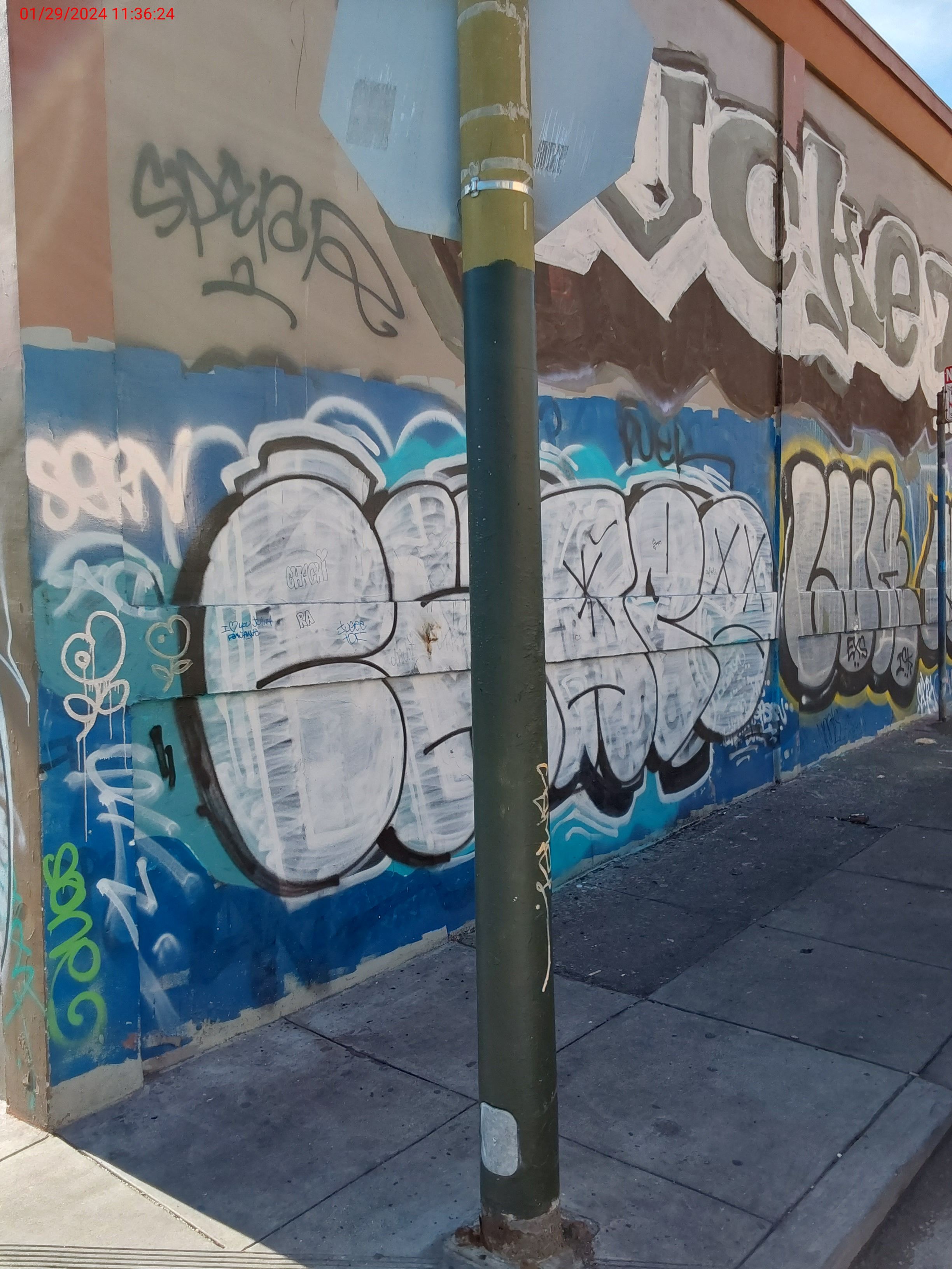 Graffiti at 825 POLK ST