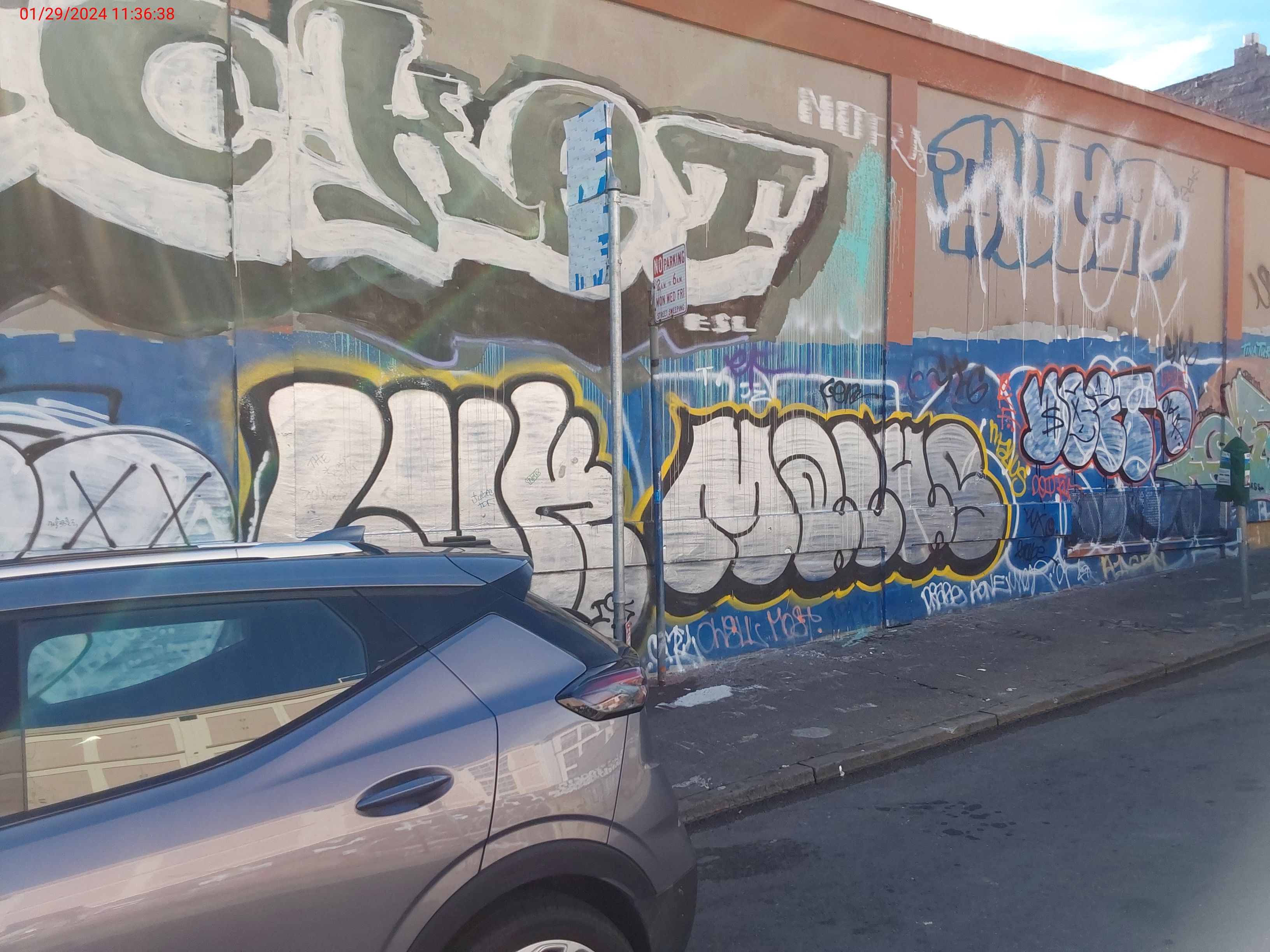 Graffiti at 825 POLK ST