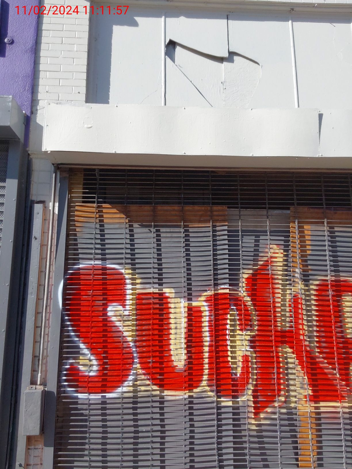 Graffiti at 2374 MISSION ST