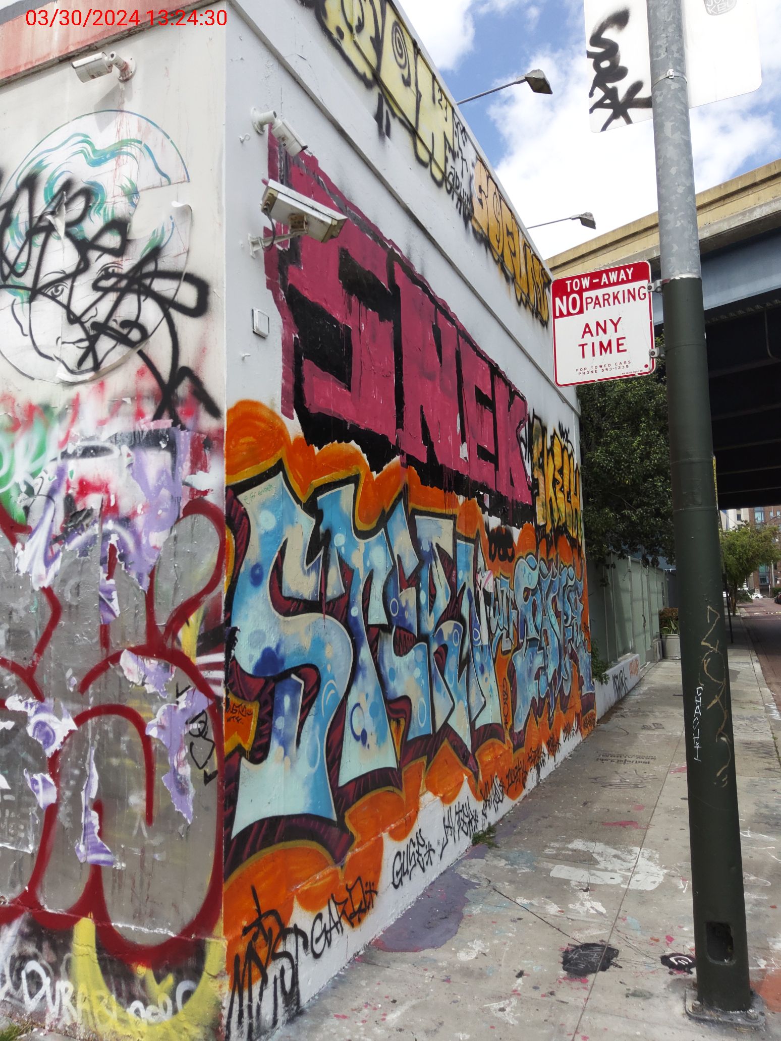 Graffiti at 80 Duboce Ave