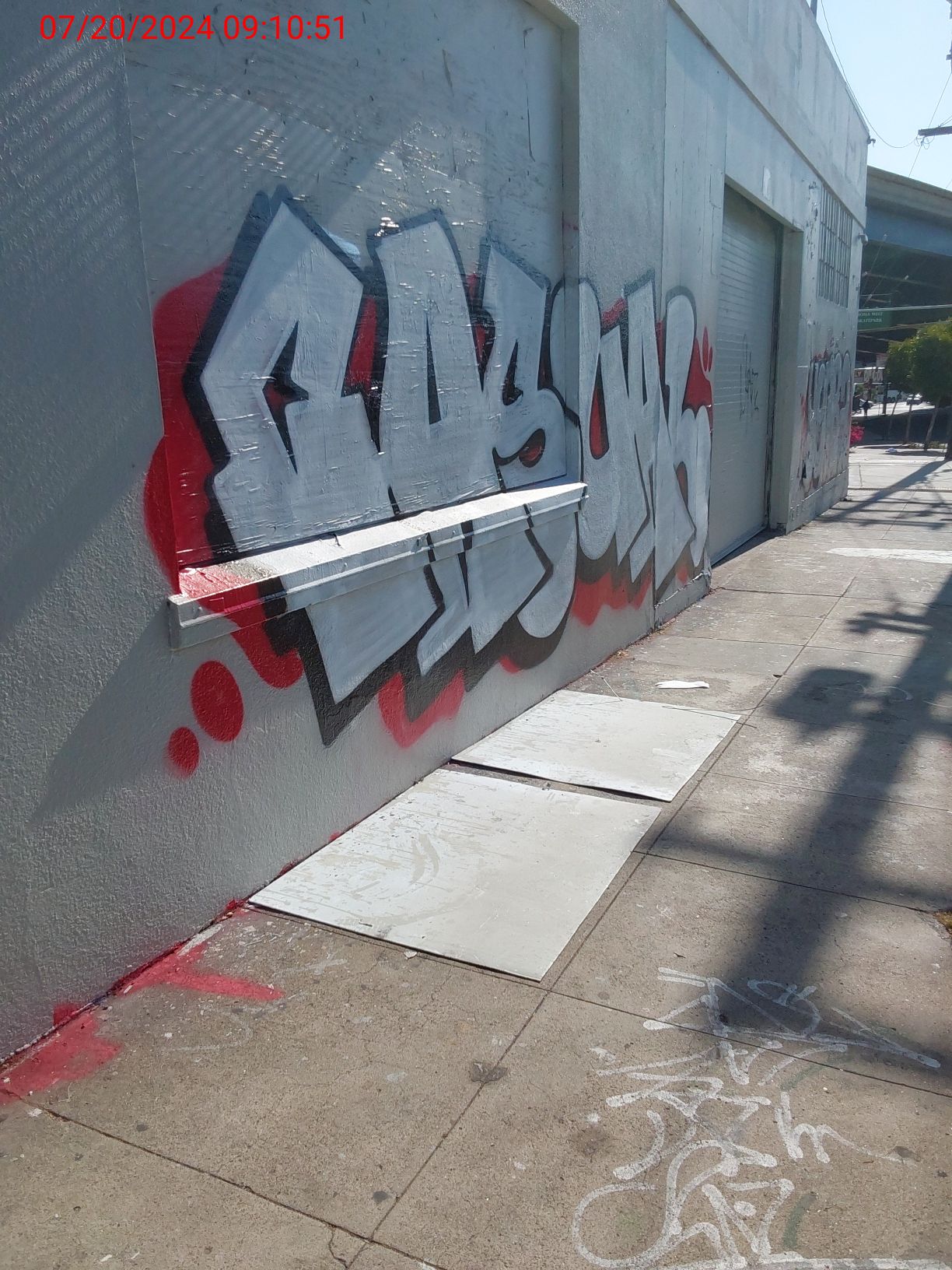 Graffiti at 80 Duboce Ave