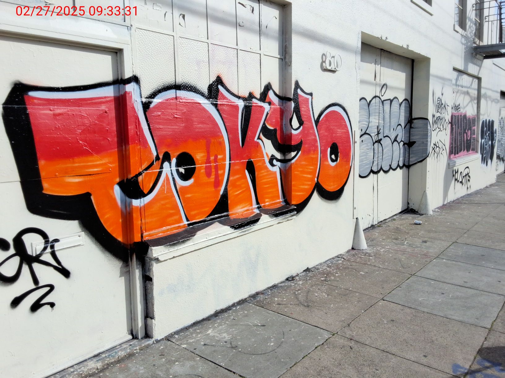 Graffiti at 80 Duboce Ave