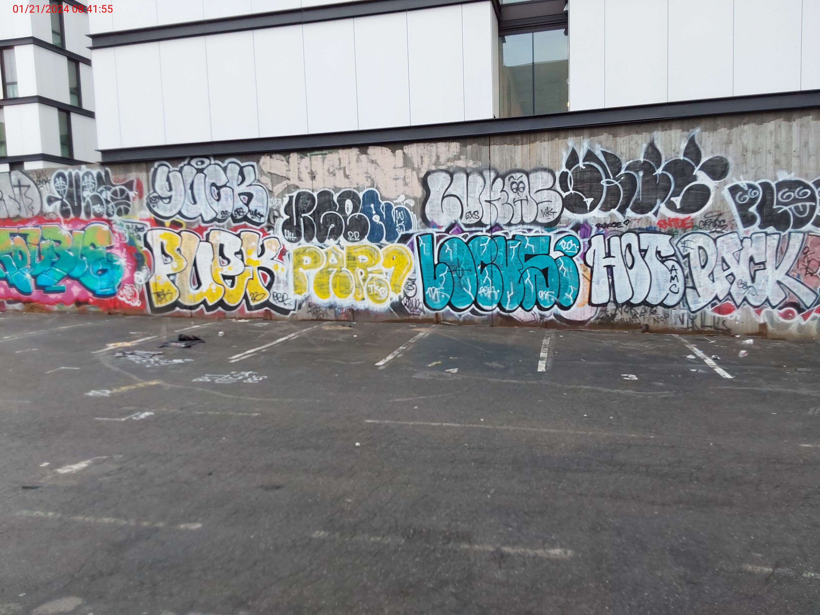 Graffiti at 530 Turk St