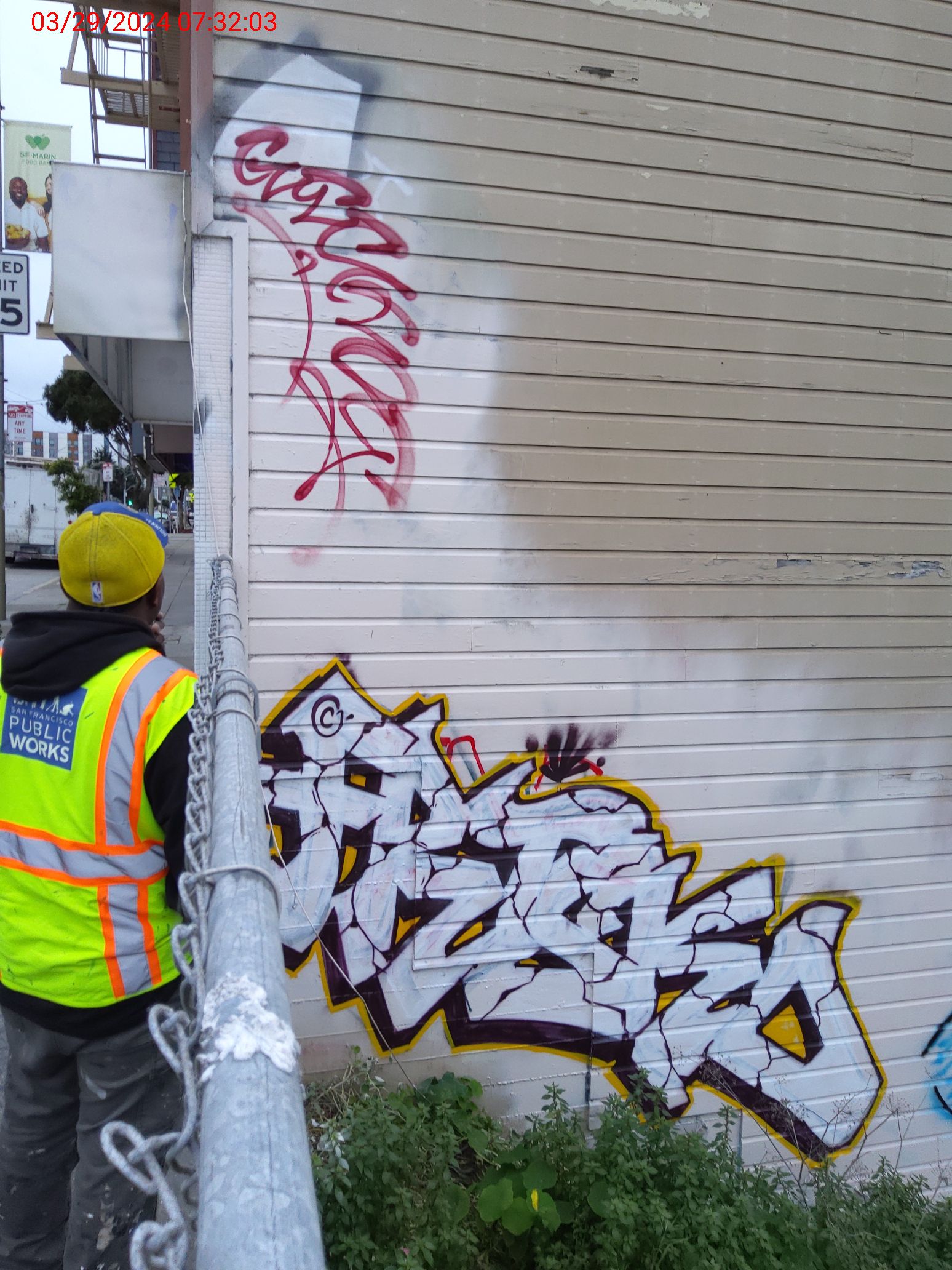 Graffiti at 4120 MISSION ST