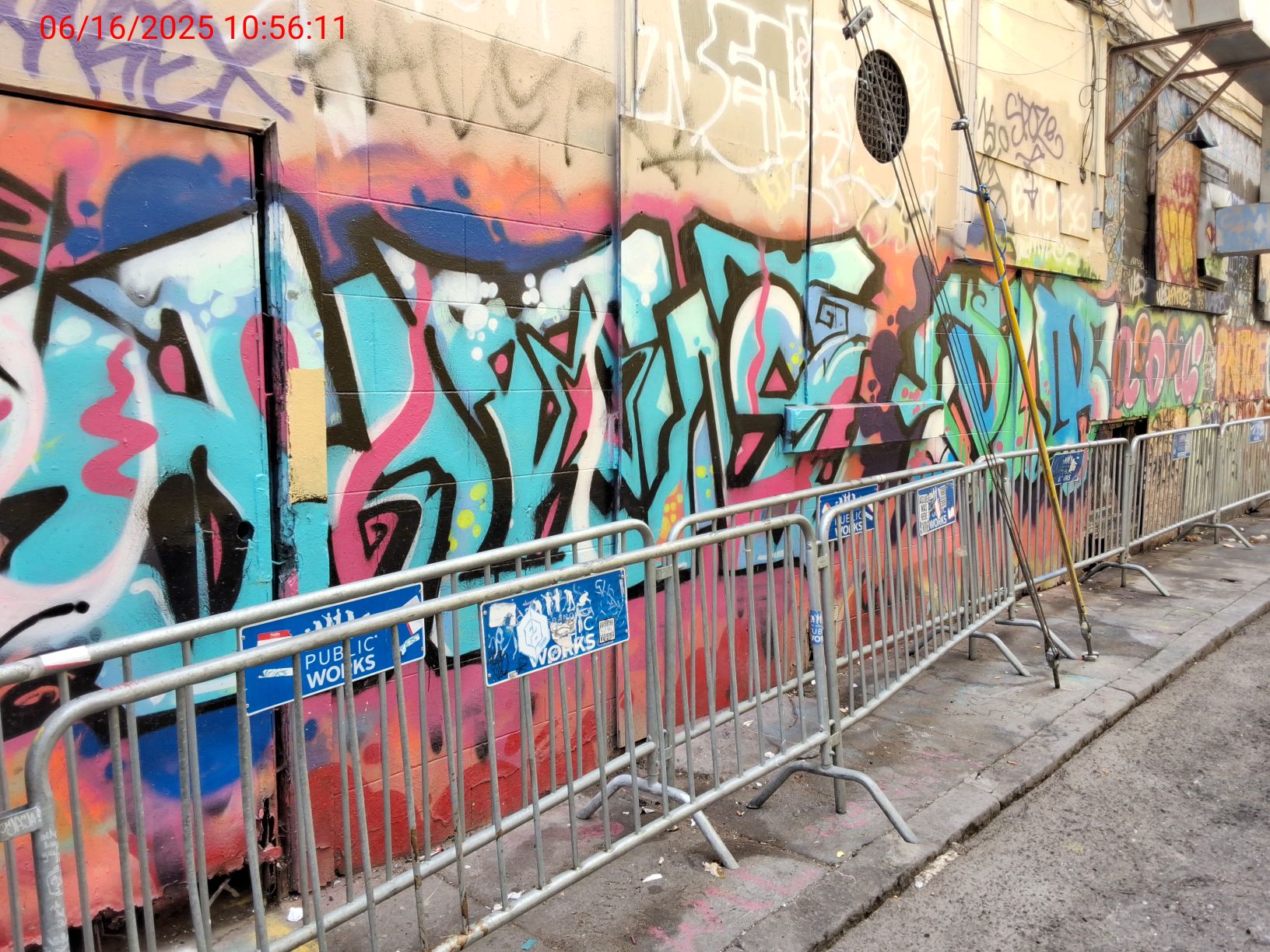 Graffiti at 3032 16TH ST