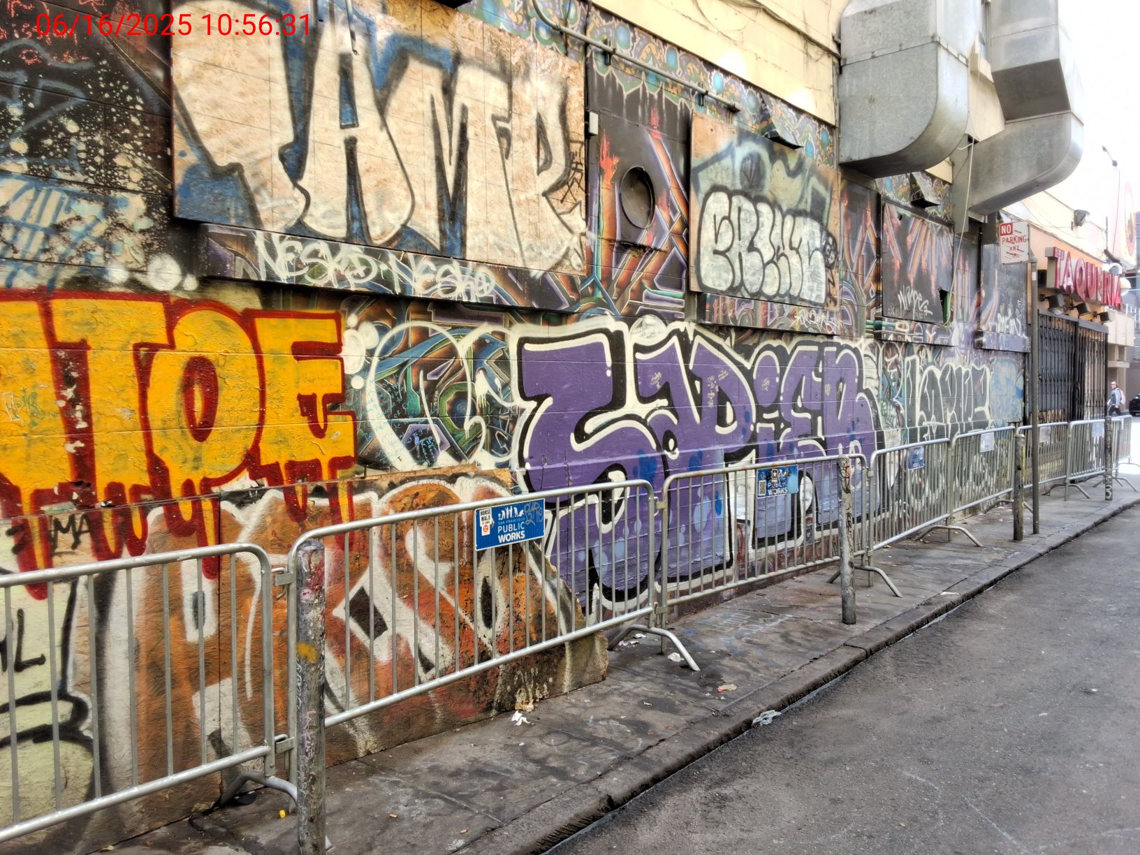 Graffiti at 3032 16TH ST