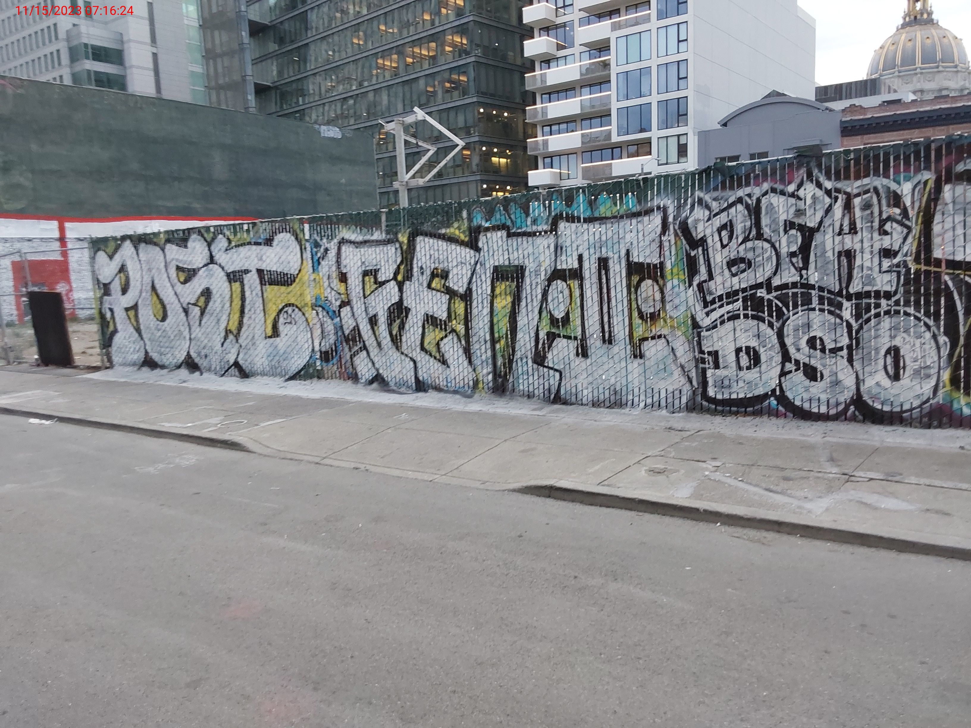 Graffiti at 600 VAN NESS AVE