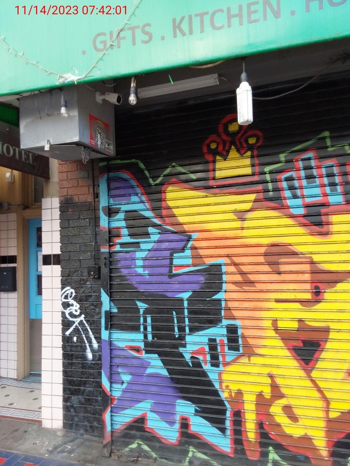 Graffiti at 2762 MISSION ST