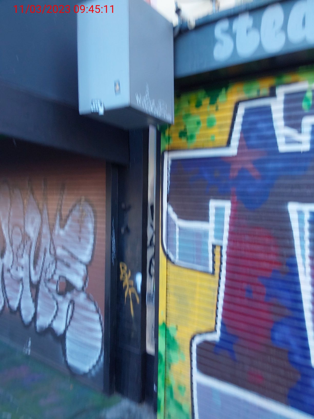Graffiti at 2959 MISSION ST