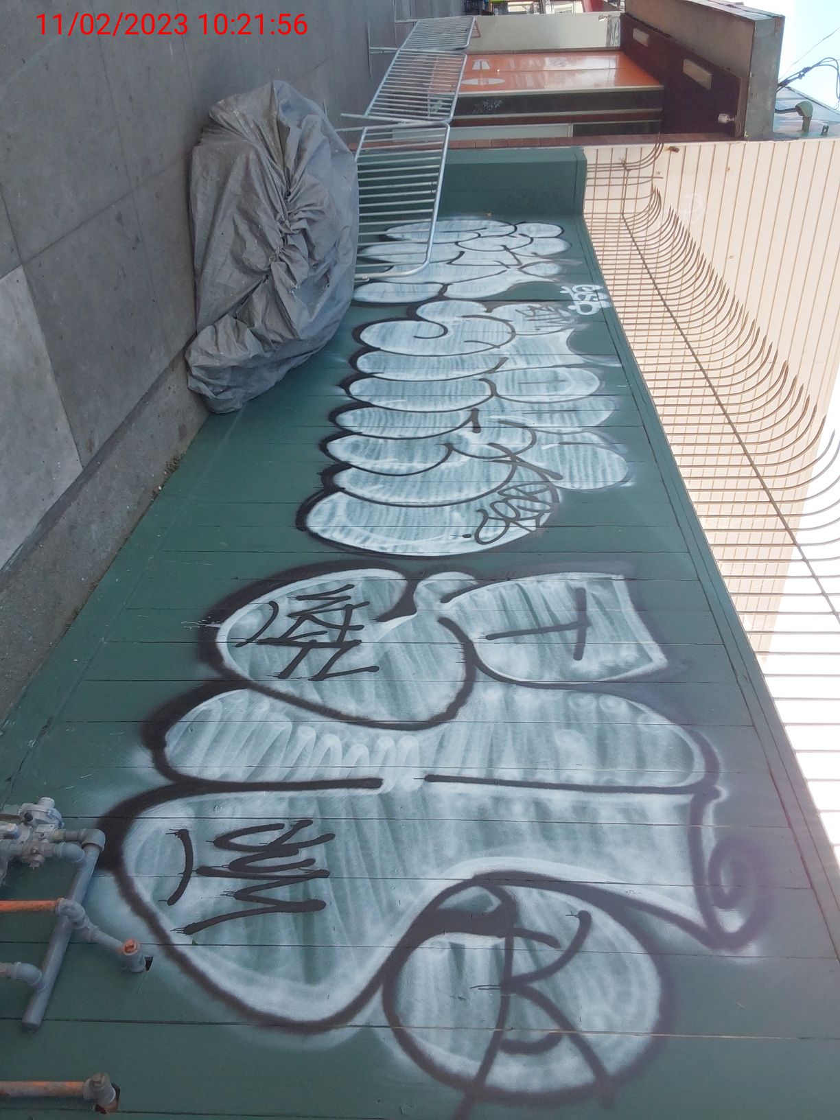 Graffiti at 3845 NORIEGA ST