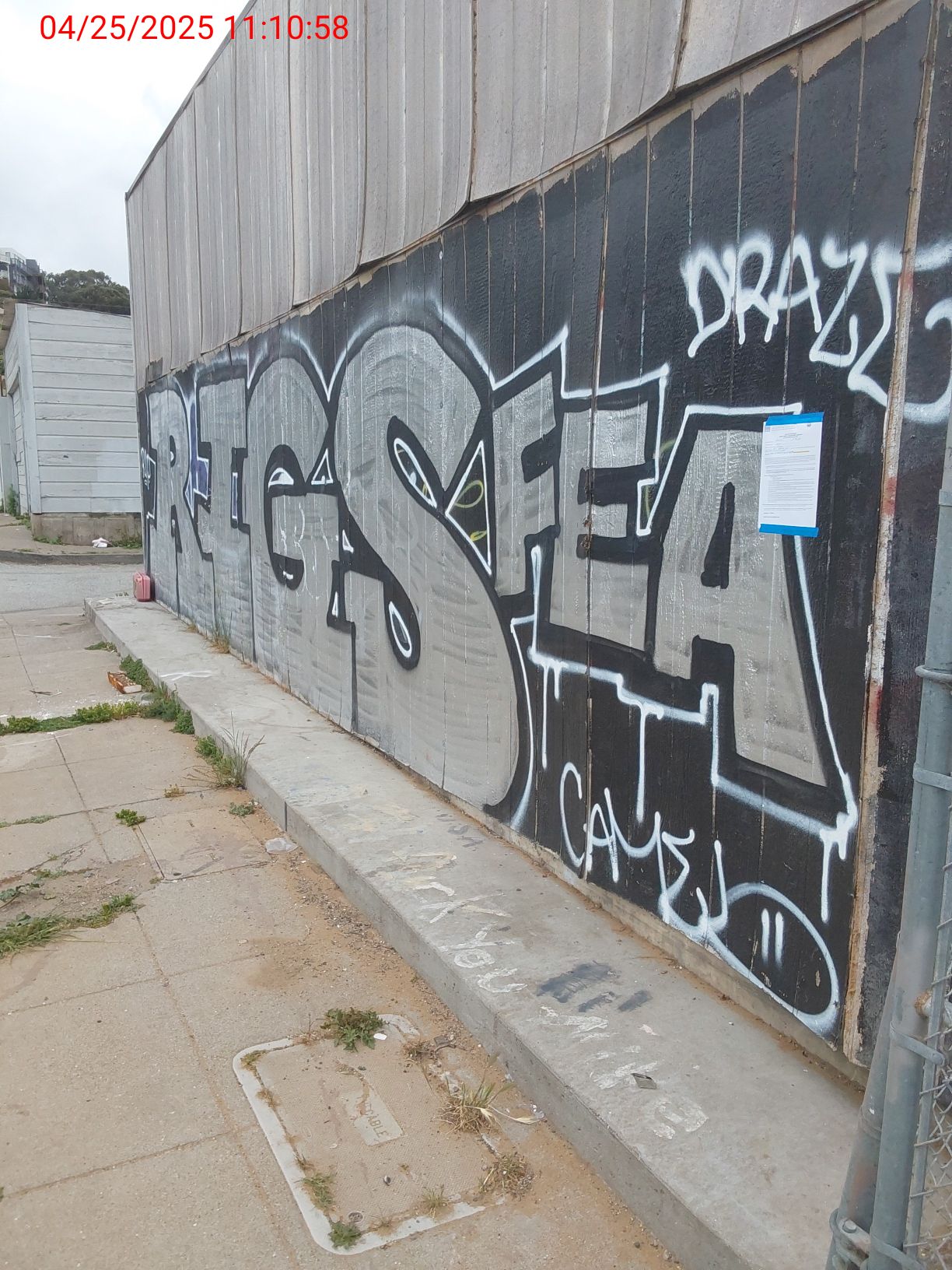 Graffiti at 1851 OAKDALE AVE
