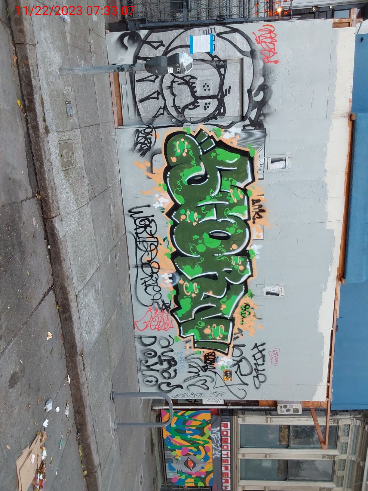 Graffiti at 583 HAIGHT ST