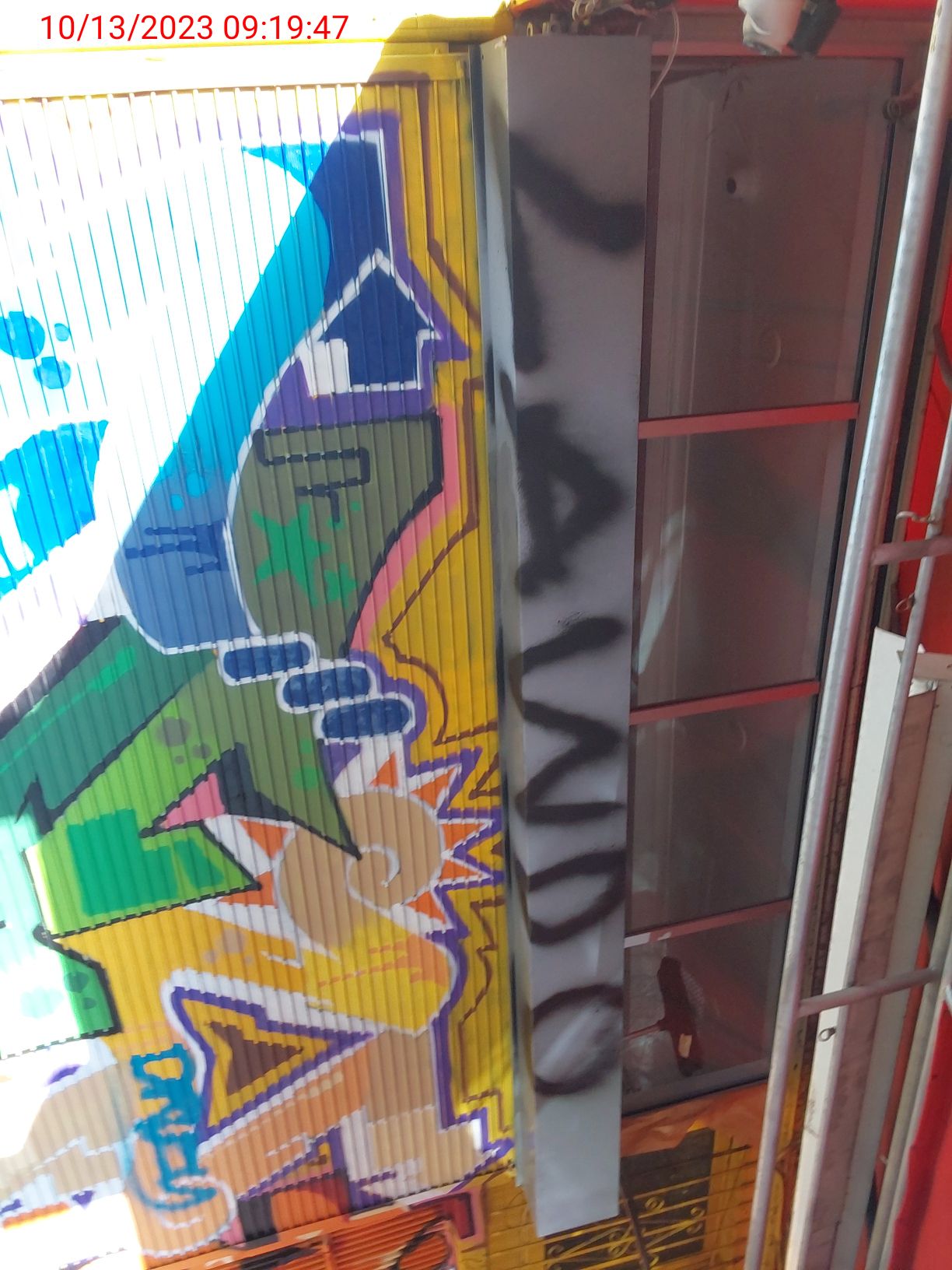 Graffiti at 2840 Mission St