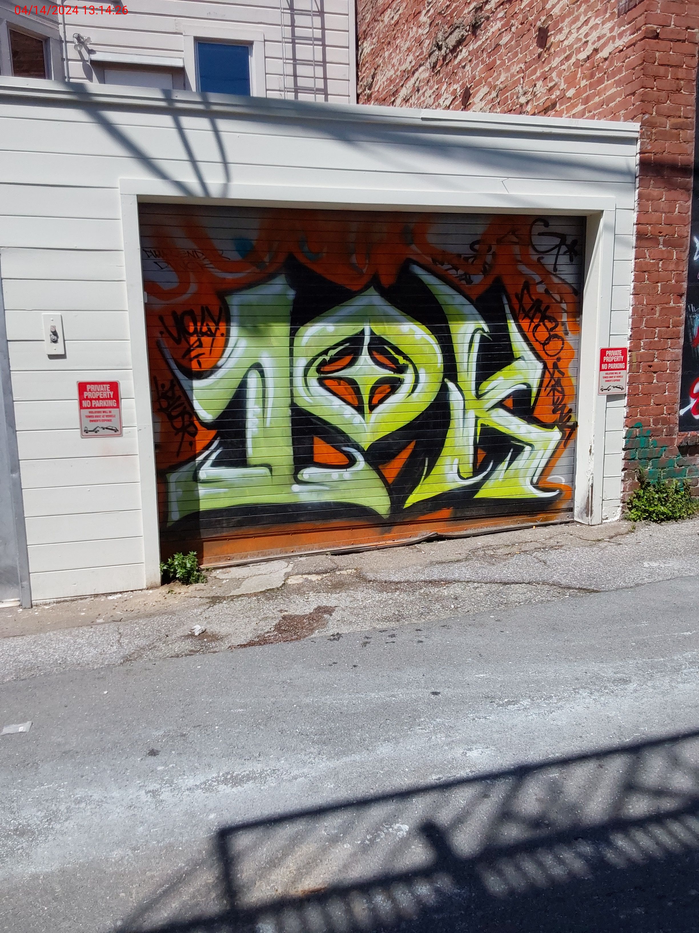 Graffiti at 463 Bryant St