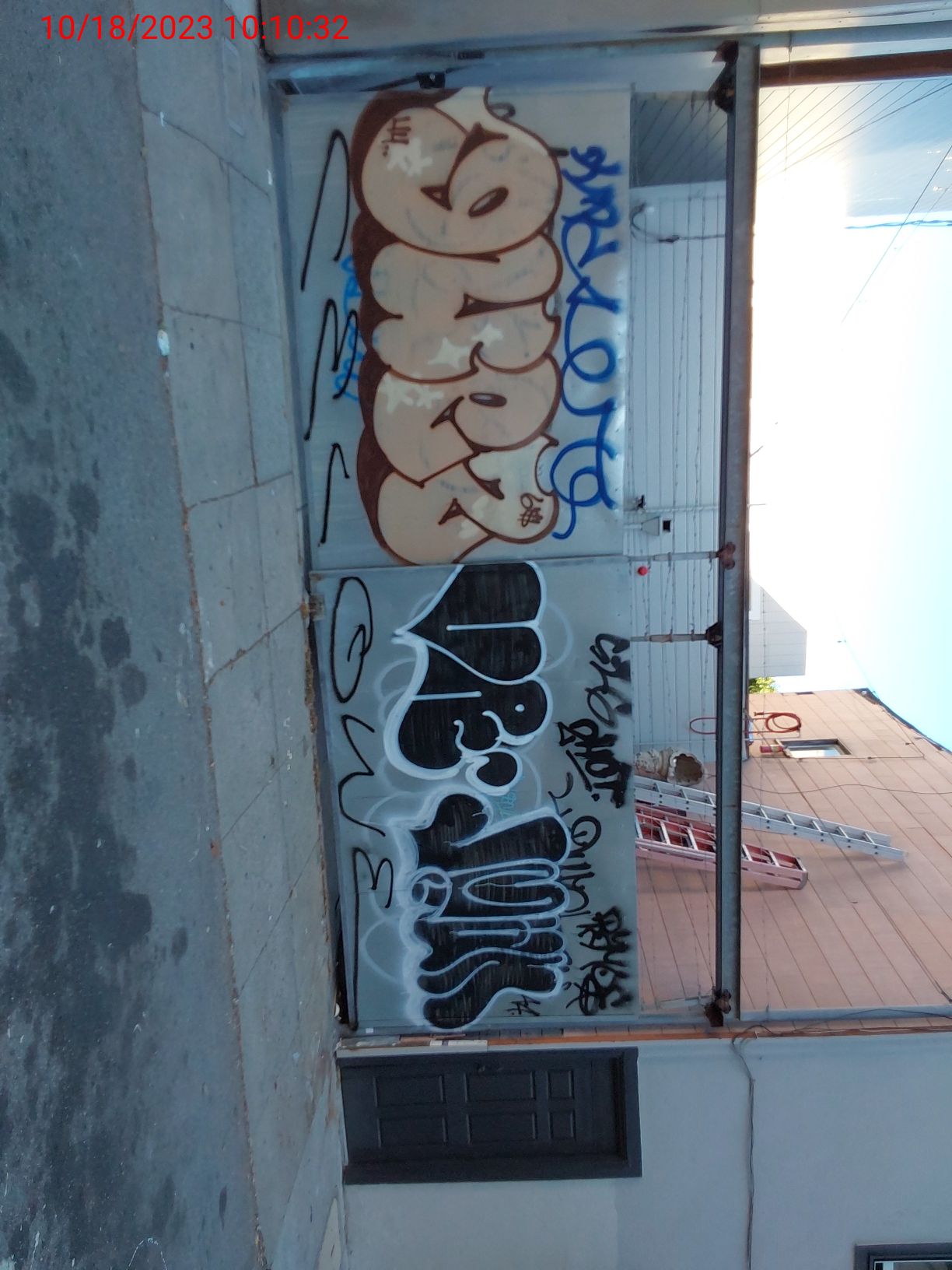 Graffiti at 221 Oak St