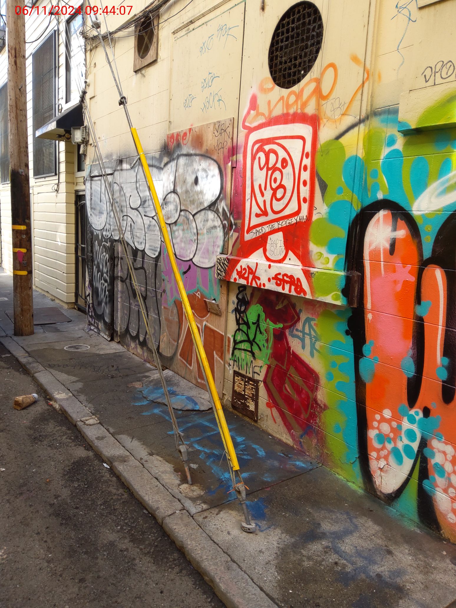 Graffiti at 83 Wiese St