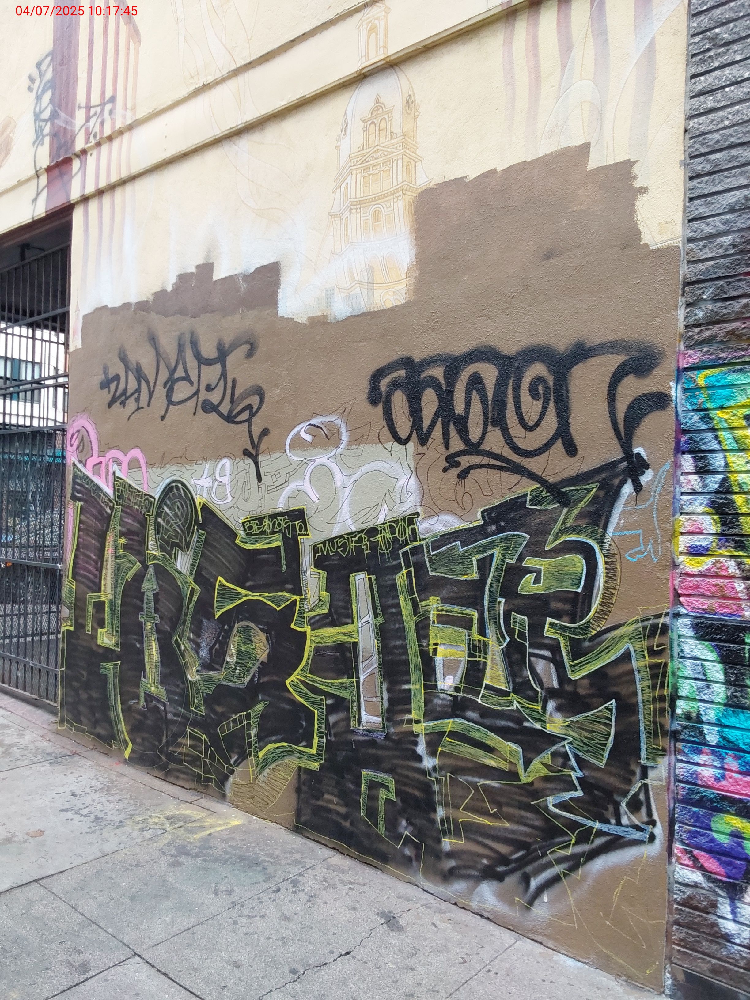 Graffiti at 86 GOLDEN GATE AVE