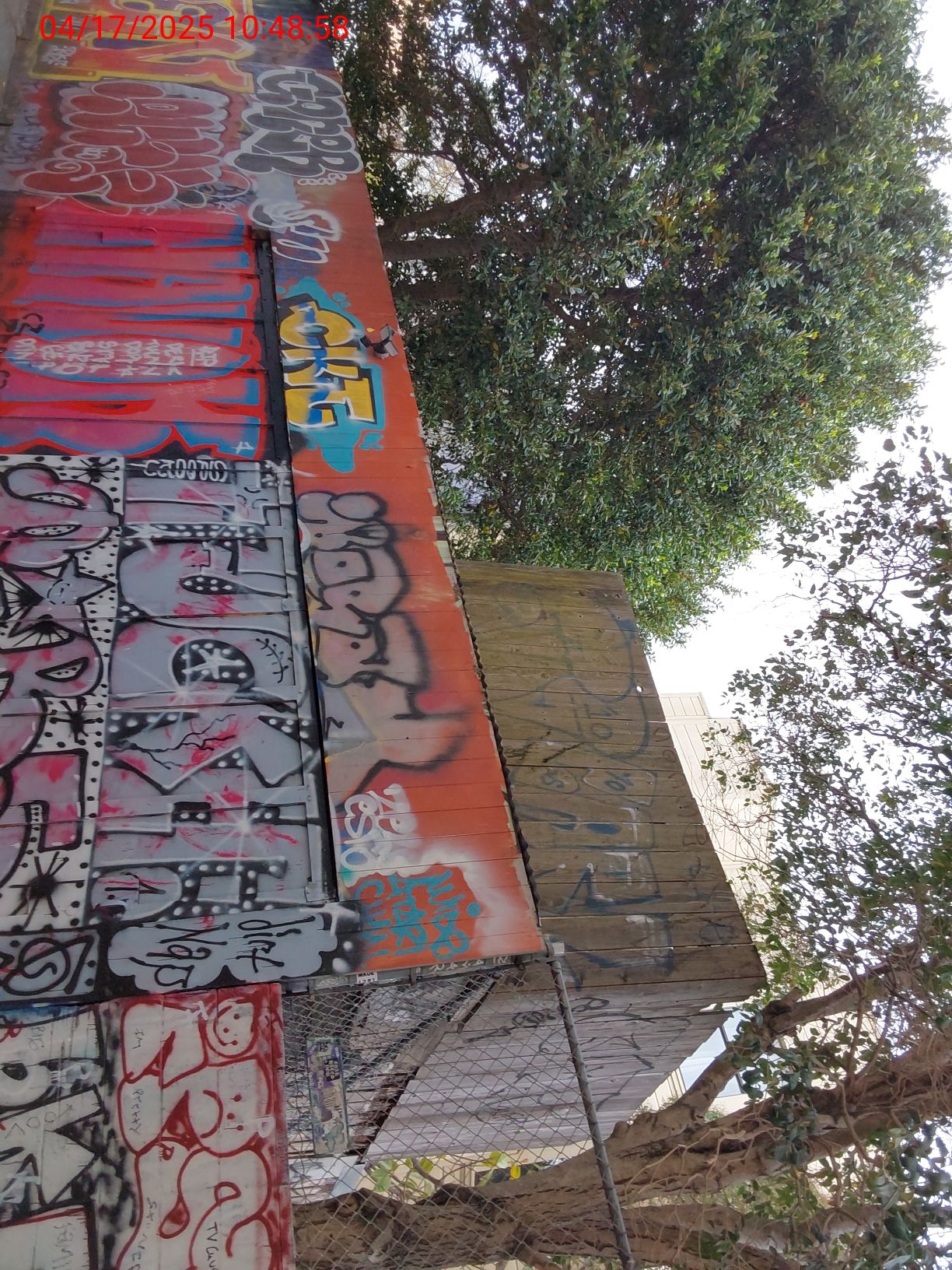 Graffiti at 176 JULIAN AVE