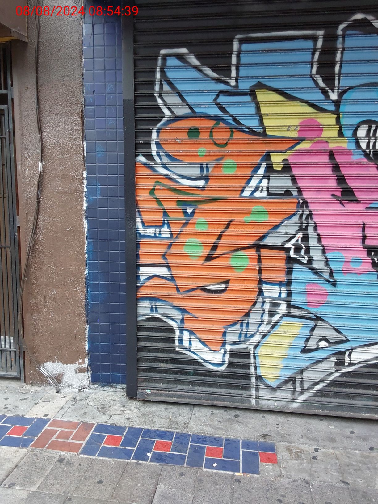 Graffiti at 2050 MISSION ST