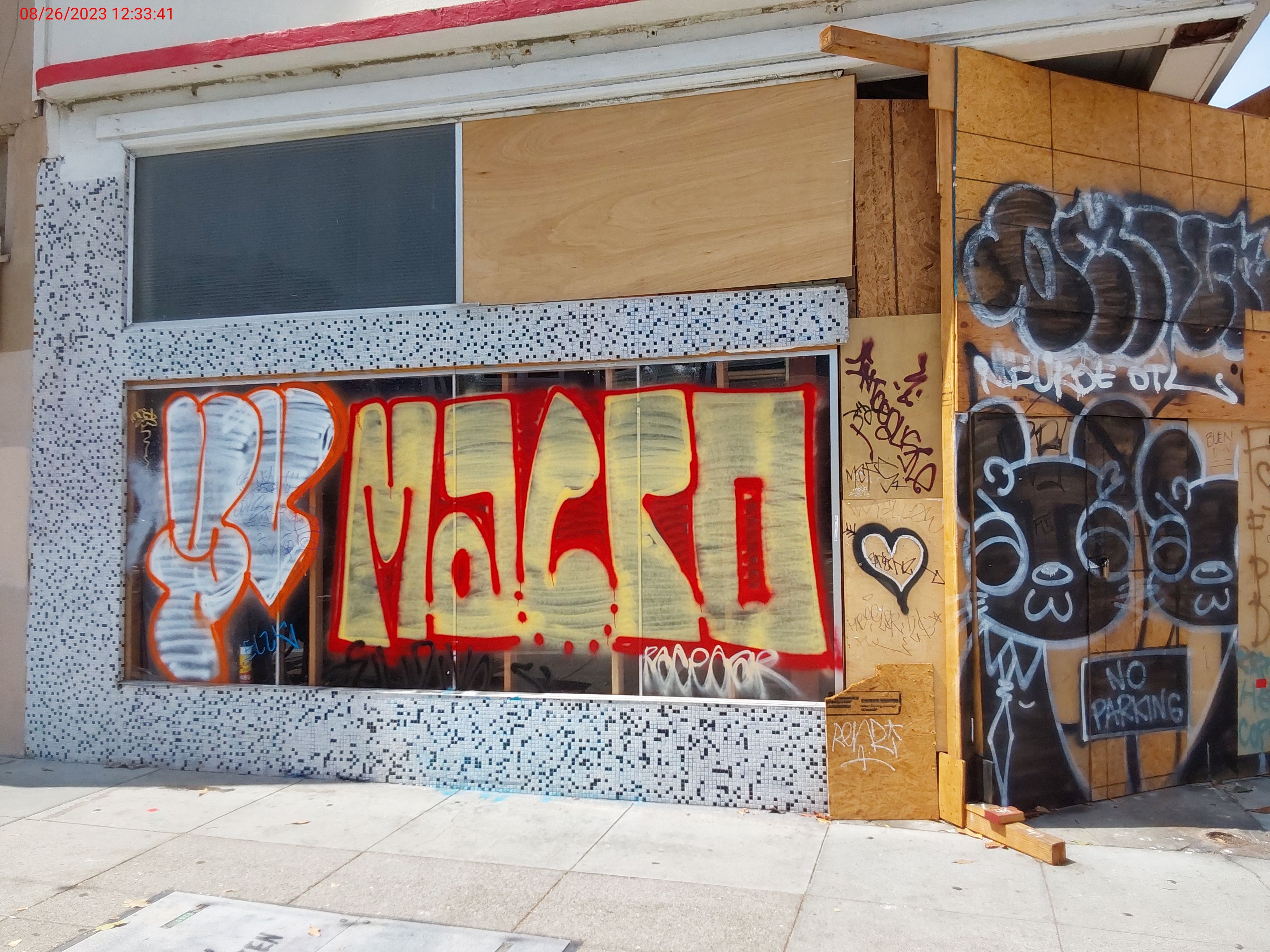 Graffiti at 1100 VALENCIA ST